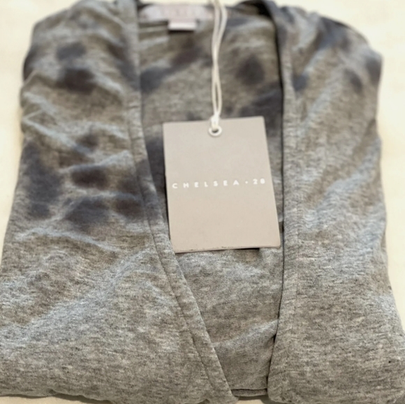 !!! NEW CHELSEA 28 Knit Wrap Front Top In Black- Grey Tie Dye, Size XS NWT - Picture 3 of 3